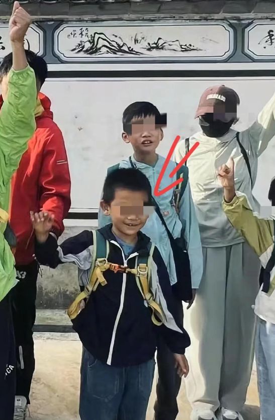 愿者发声：有逃跑记录求寻找建议！开元棋牌7岁自闭症男童苍山失联志(图3)
